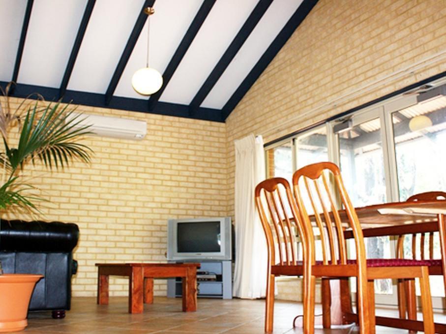 Chalets On Stoneville Redcliffe Exterior photo